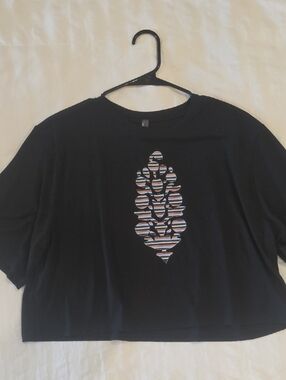 FP Movement by Free People Black Short Sleeve Crop Tee with Striped Leaf Motif
